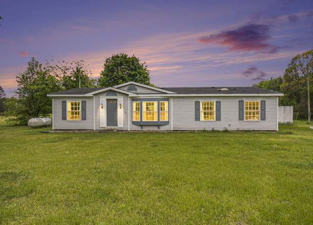 Property at 10060 Bass Dr, Grand Haven, MI 49417, 3 beds, 2 baths