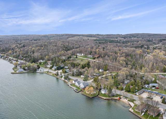 Property at 4642 Main St, Onekama, MI 49675, 8 beds, 4.5 baths