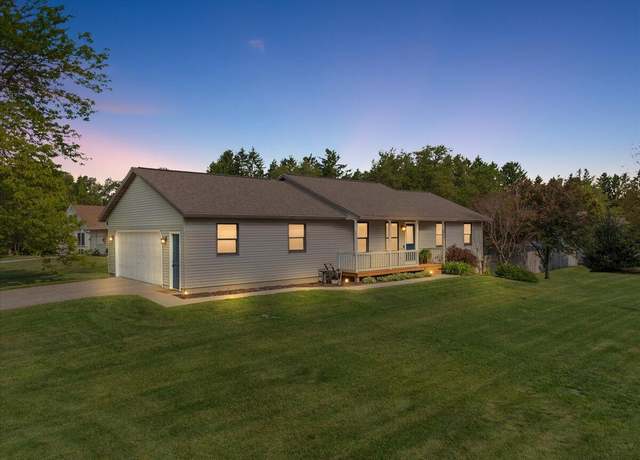 Property at 3815 140th Ave, Holland, MI 49424, 5 beds, 2 baths