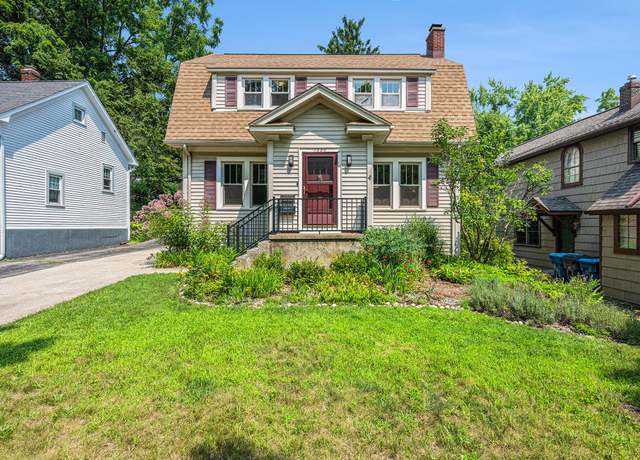 Property at 1330 Cherry St, Kalamazoo, MI 49008, 4 beds, 2 baths