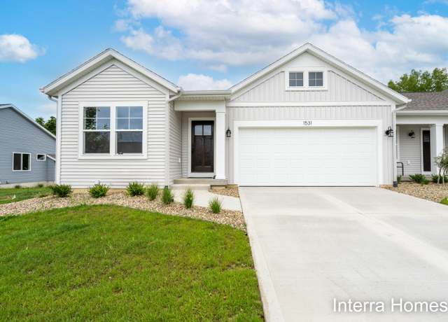 Property at 1531 N Village Cir, Kalamazoo, MI 49009, 3 beds, 3 baths