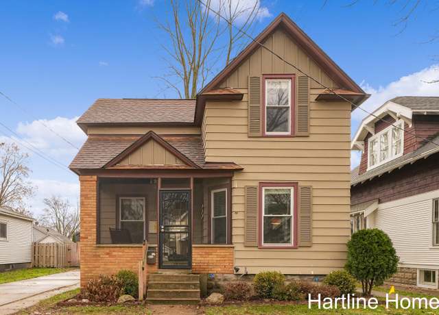 Property at 836 Arianna St NW, Grand Rapids, MI 49504, 2 beds, 1.5 baths