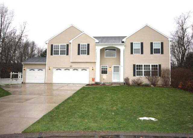 Property at 9354 Stratford Woods Trl, Kalamazoo, MI 49009, 6 beds, 4 baths