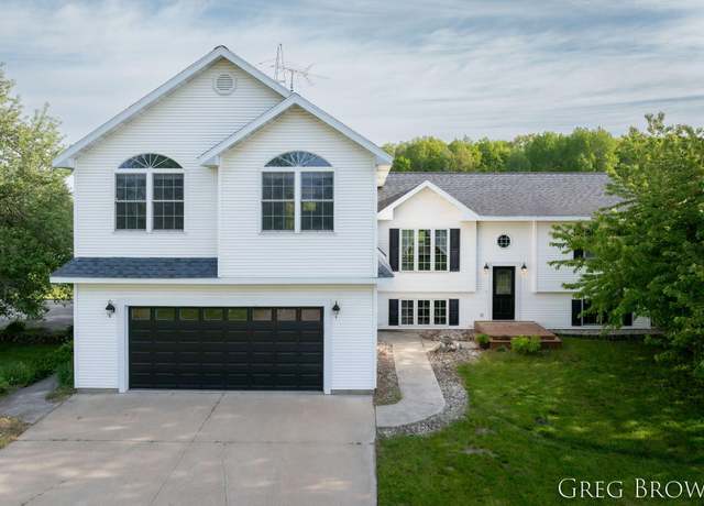 Property at 9318 Jefferson Rd, Lakeview, MI 48850, 3 beds, 2.5 baths
