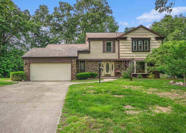 Property at 5204 Foxcroft Dr, Kalamazoo, MI 49009, 4 beds, 2.5 baths
