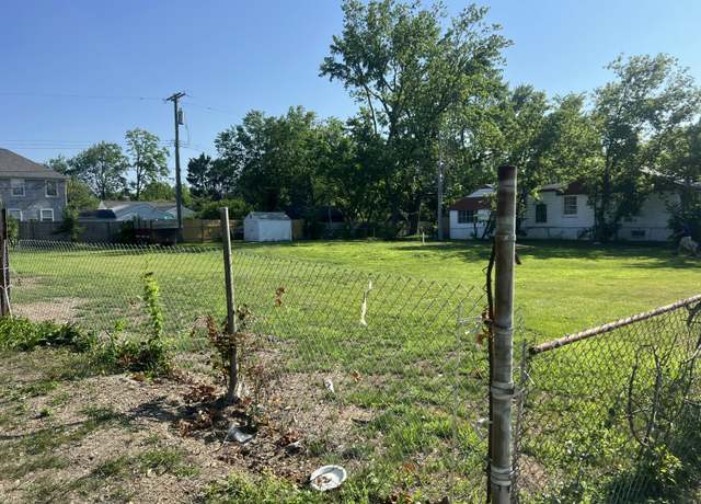 Property at 619 E Thirteen Mile Rd, Royal Oak, MI 48073