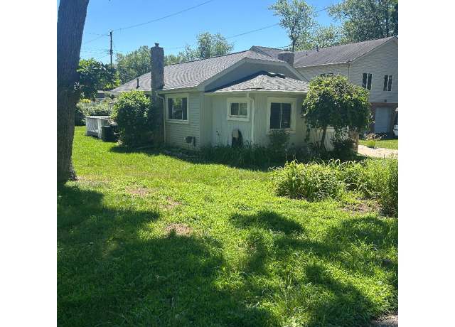 Property at 3817 Woodview Ave, West Bloomfield, MI 48324, 2 beds, 1 bath