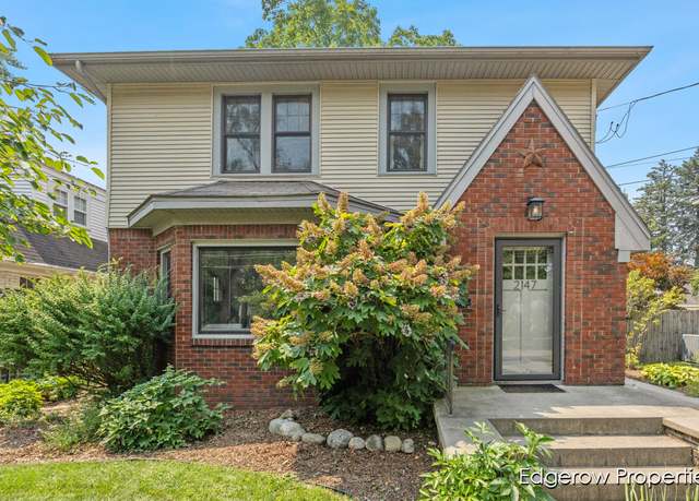 Property at 2147 Union Ave SE, Grand Rapids, MI 49507, 3 beds, 1.5 baths