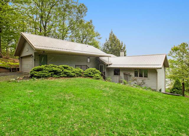Property at 6818 W Vesper Dr, Ludington, MI 49431, 3 beds, 2.5 baths