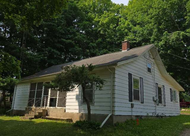 Property at 12402 Red Bud Trl N, Buchanan, MI 49107, 3 beds, 1 bath