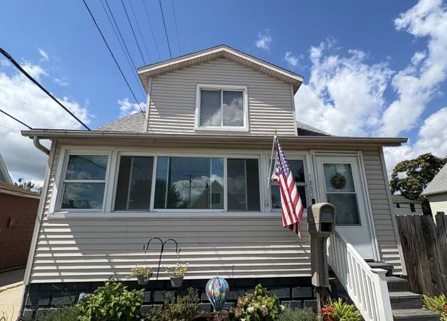 Property at 1882 7th Street St, Wyandotte, MI 48192, 2 beds, 1 bath