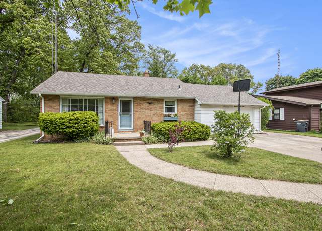 Property at 1849 Commonwealth Rd, Benton Harbor, MI 49022, 2 beds, 1 bath