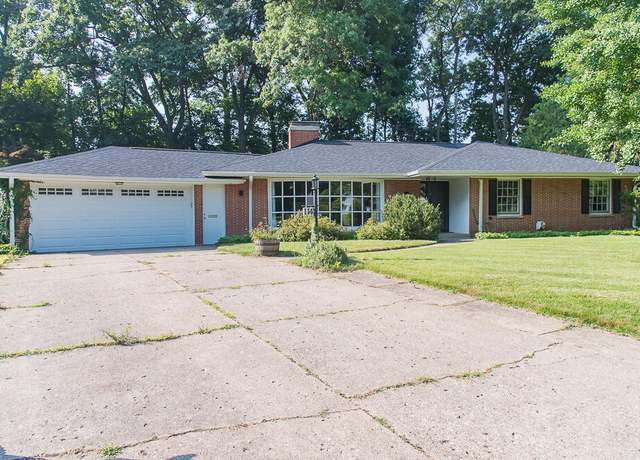 Property at 114 E Westwood Dr, Kalamazoo, MI 49006, 3 beds, 2.5 baths