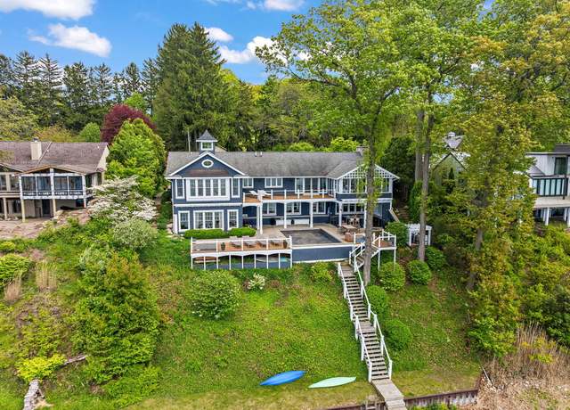 Property at 18769 N Fruitport Rd, Spring Lake, MI 49456, 5 beds, 4 baths