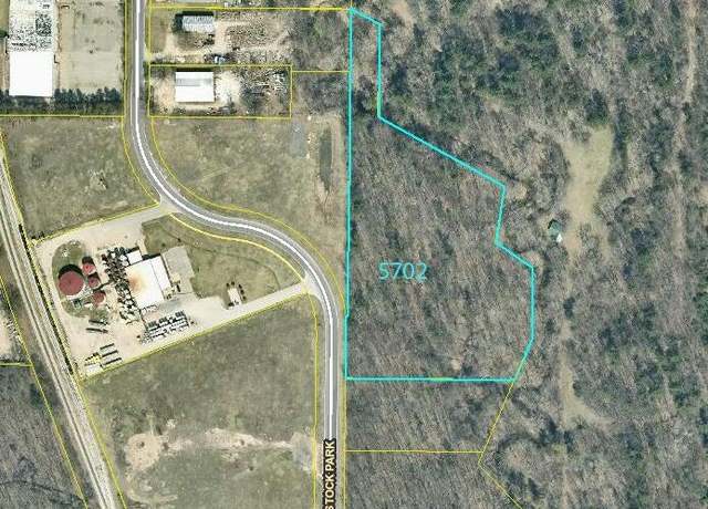 Property at 5702 Comstock Park Dr NW, Comstock Park, MI 49321
