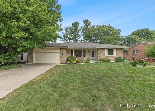 Property at 1832 Observatory Ave SE, Grand Rapids, MI 49546, 3 beds, 2 baths