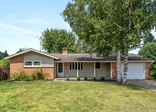 Property at 285 Jeffrey St NE, Cedar Springs, MI 49319, 3 beds, 1 bath