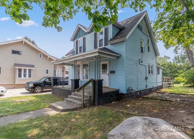 Property at 2338 Lee St SW, Wyoming, MI 49519, 4 beds, 1 bath