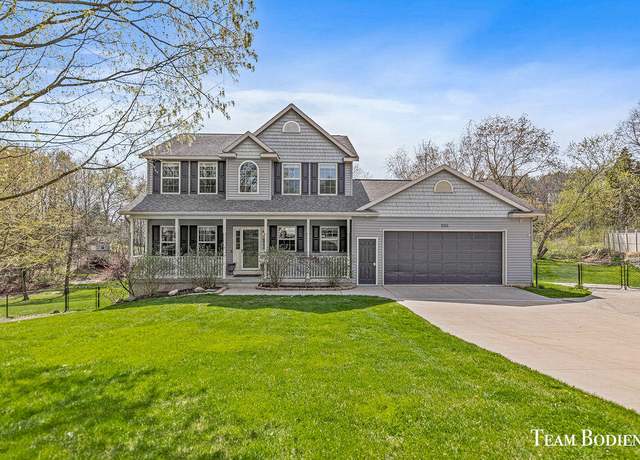 Property at 550 Melissa Ct NE, Comstock Park, MI 49321, 5 beds, 3.5 baths