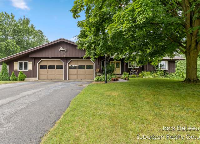 Property at 1212 Quincy St, Grandville, MI 49418, 5 beds, 3 baths
