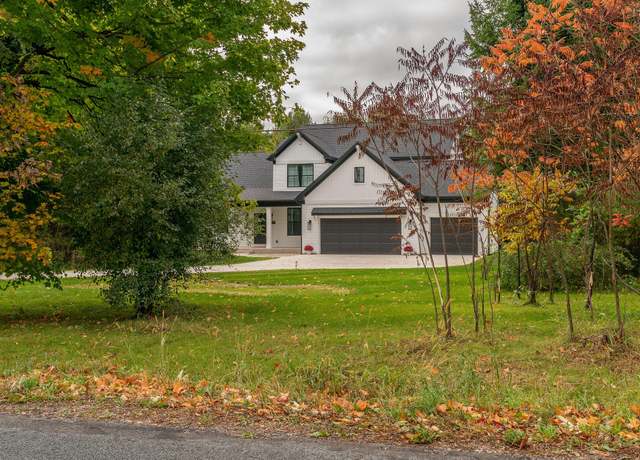 Property at 10303 E C Ave, Richland, MI 49083, 4 beds, 3 baths
