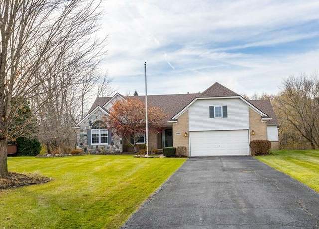 Property at 10760 Grassy Knoll Ct, Brighton, MI 48114
