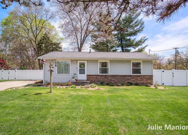 Property at 5190 Blaine Ave SE, Kentwood, MI 49508, 3 beds, 1 bath