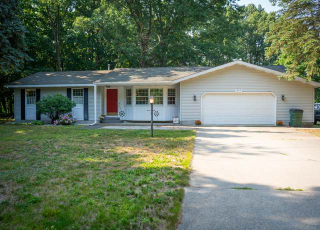 Property at 1957 E River Rd, Muskegon, MI 49445, 4 beds, 3 baths
