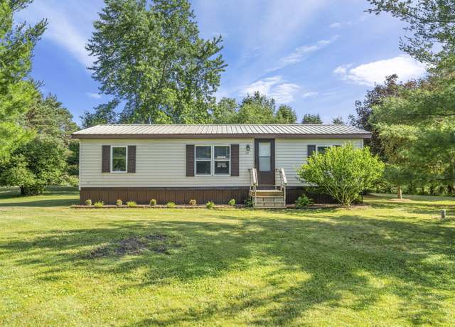 Property at 550 W W. 136th ST St, Grant, MI 49327, 3 beds, 2 baths