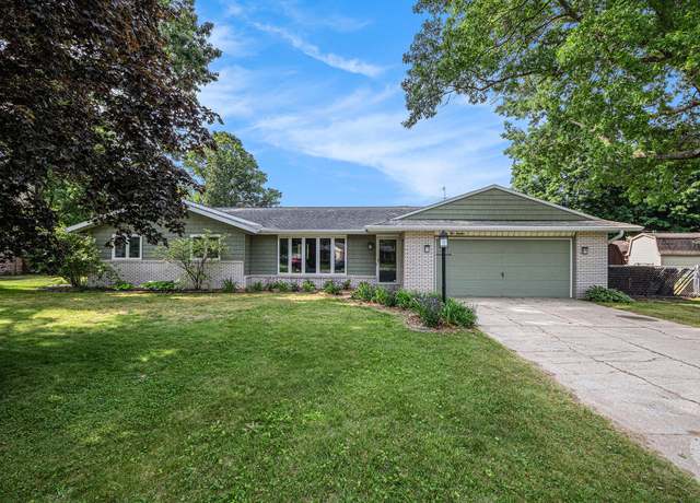 Property at 2418 Fountain Ln, Stevensville, MI 49127, 3 beds, 3 baths