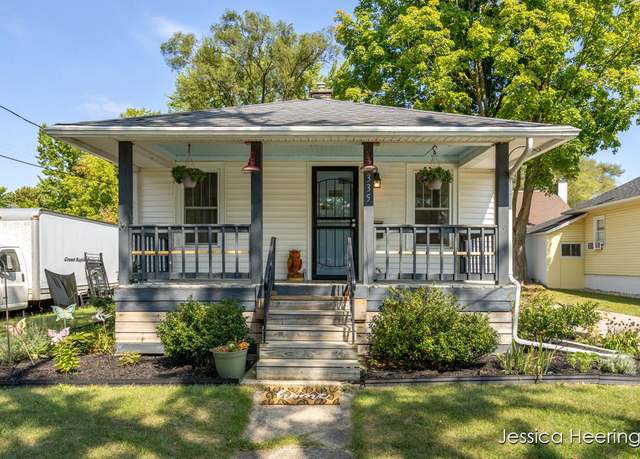 Property at 335 Lewis St, Rockford, MI 49341, 2 beds, 1 bath