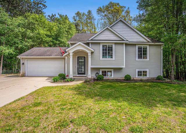 Property at 14280 James St, Holland, MI 49424, 4 beds, 3 baths