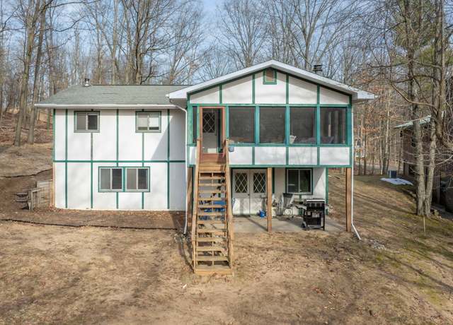 Property at 9325 Golf Port Dr #107, Canadian Lakes, MI 49346, 4 beds, 3 baths