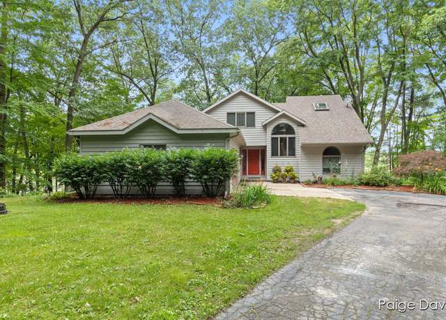 Property at 9101 Parmeter Ave NE, Rockford, MI 49341, 4 beds, 3.5 baths