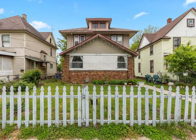 Property at 2113 Palace Ave SW, Grand Rapids, MI 49507, 3 beds, 2.5 baths