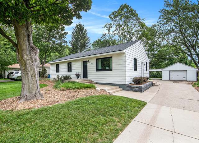 Property at 2016 Engleside Dr SE, Grand Rapids, MI 49546, 3 beds, 2 baths