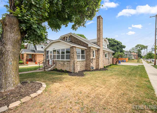 Property at 2356 Paris Ave SE, Grand Rapids, MI 49507, 4 beds, 2 baths