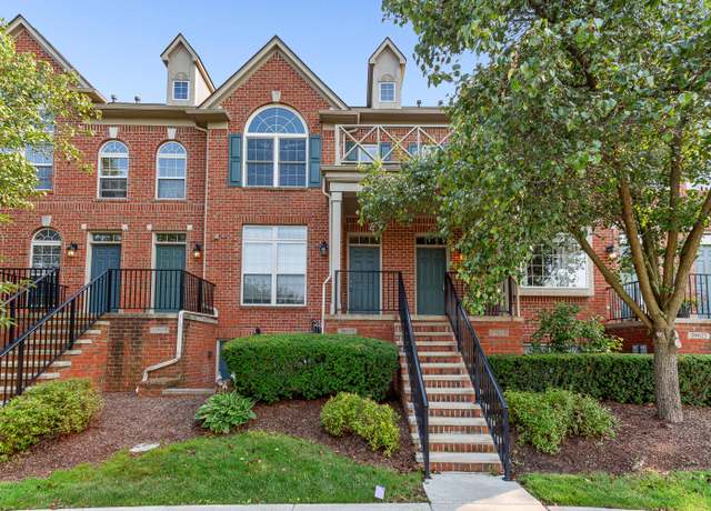 Property at 39621 Springwater Dr, Northville, MI 48168, 2 beds, 2.5 baths