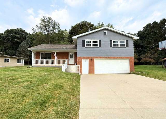Property at 1504 Warren Ave, Jackson, MI 49203, 4 beds, 2.5 baths