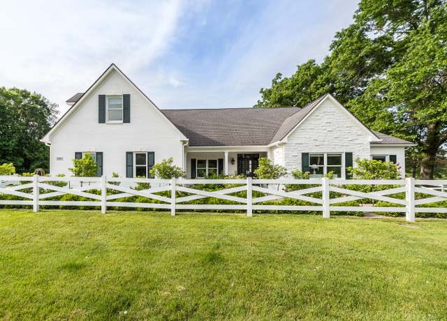 Property at 3823 Green Hills Dr, Pinckney, MI 48169, 4 beds, 2.5 baths