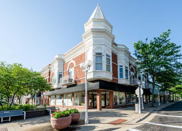 Property at 403 State St #6, St. Joseph, MI 49085, 2 beds, 2 baths