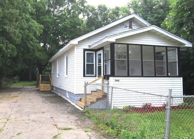 Property at 1008 Cooper Ave, Kalamazoo, MI 49048, 2 beds, 1 bath