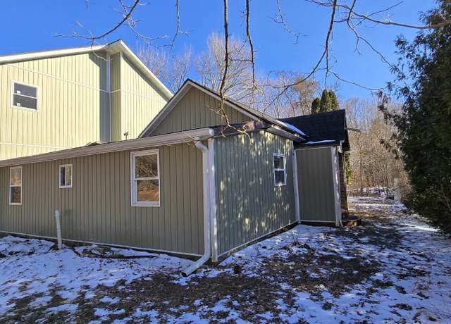 Property at 6883 62nd St, South Haven, MI 49090, 5 beds, 2 baths