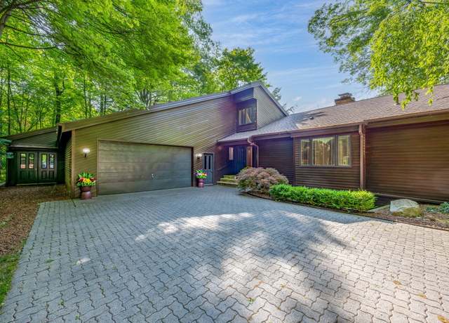 Property at 3075 Mineral Springs Trl, Mount Pleasant, MI 48858, 4 beds, 2.5 baths