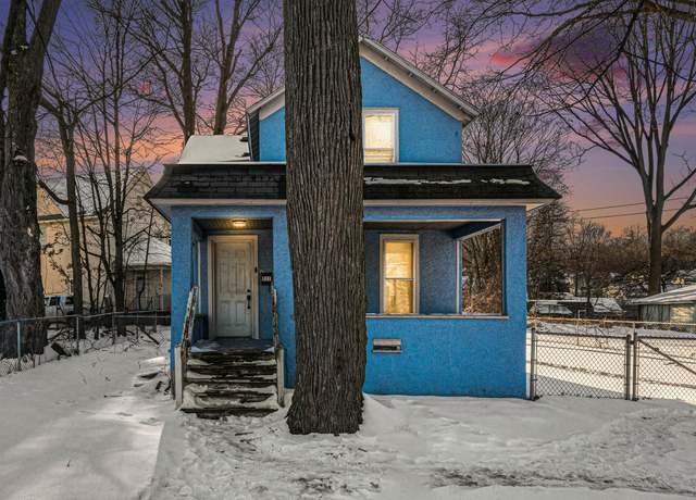 Property at 811 Douglas Ave, Kalamazoo, MI 49007, 4 beds, 1 bath
