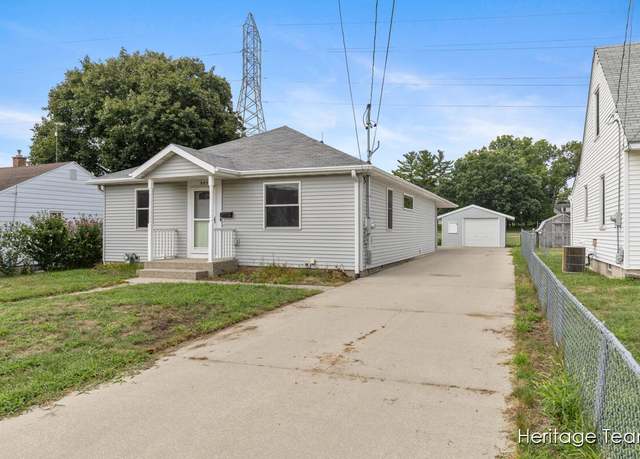 Property at 949 Aldon St SW, Wyoming, MI 49509, 4 beds, 3 baths