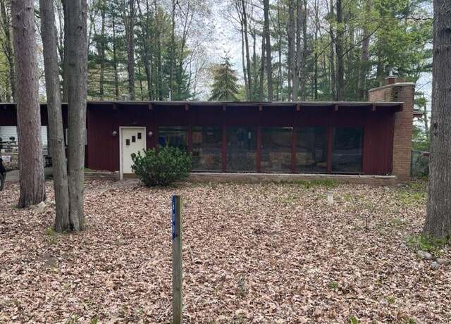 Property at 608 Terrace Dr, Houghton Lake, MI 48629, 2 beds, 1 bath