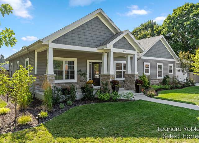Property at 2102 Michigan St NE, Grand Rapids, MI 49503, 3 beds, 3.5 baths