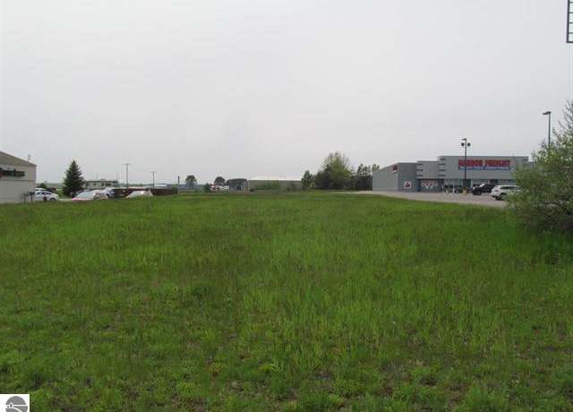 Property at 3910 S Mackinaw Trl, Cadillac, MI 49601