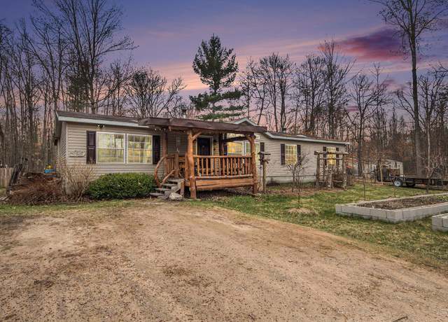 Property at 8981 Ferris Rd, Howard City, MI 49329, 3 beds, 2 baths
